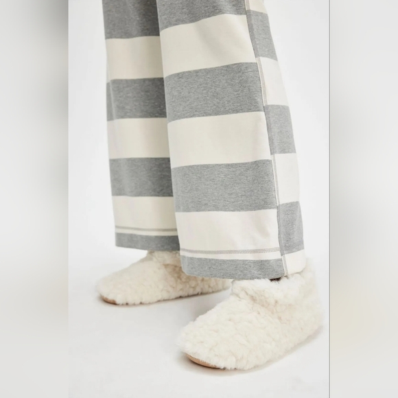 Free People My Favorite Faux Fur Slipper Socks/Ivory - Picture 4 of 7